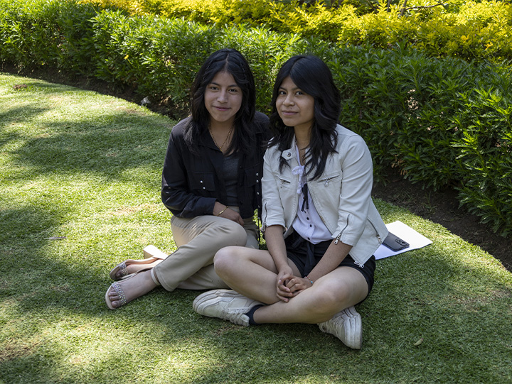 Picture of Jesus on a medal cross