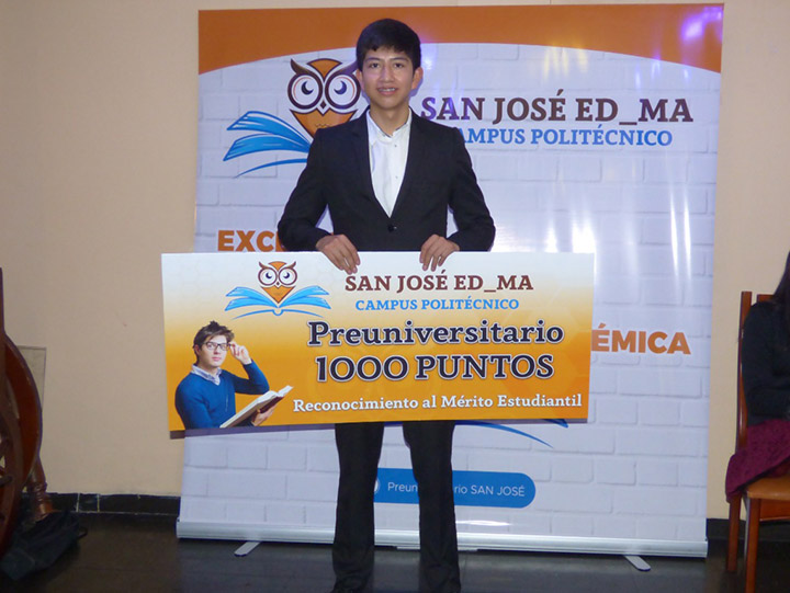 Picture of Jesus on a medal cross